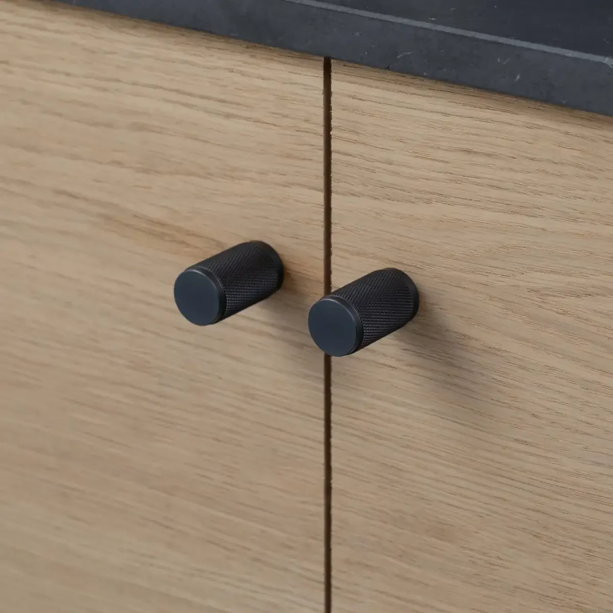 UFK-094583--Gałka-meblowa-Furniture-Knob-Cross-Palony-Brąz-(zestaw 2 szt.)-Buster-and-Punch-Moodnook_4