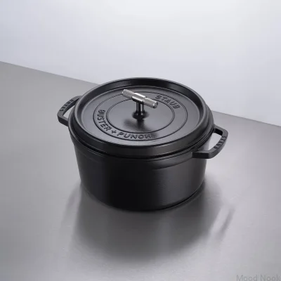 Cocotte Staub 6,7 L svart stålgryta med silverfärgat räfflat handtag