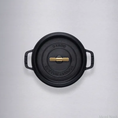 Staub Cocotte-gryta 3,7 l svart stål med räfflat mässingshandtag