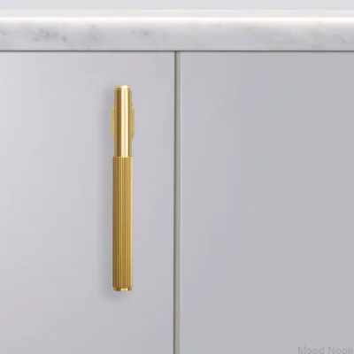 L-Bar Linear 125 Mässing Möbelhandtag