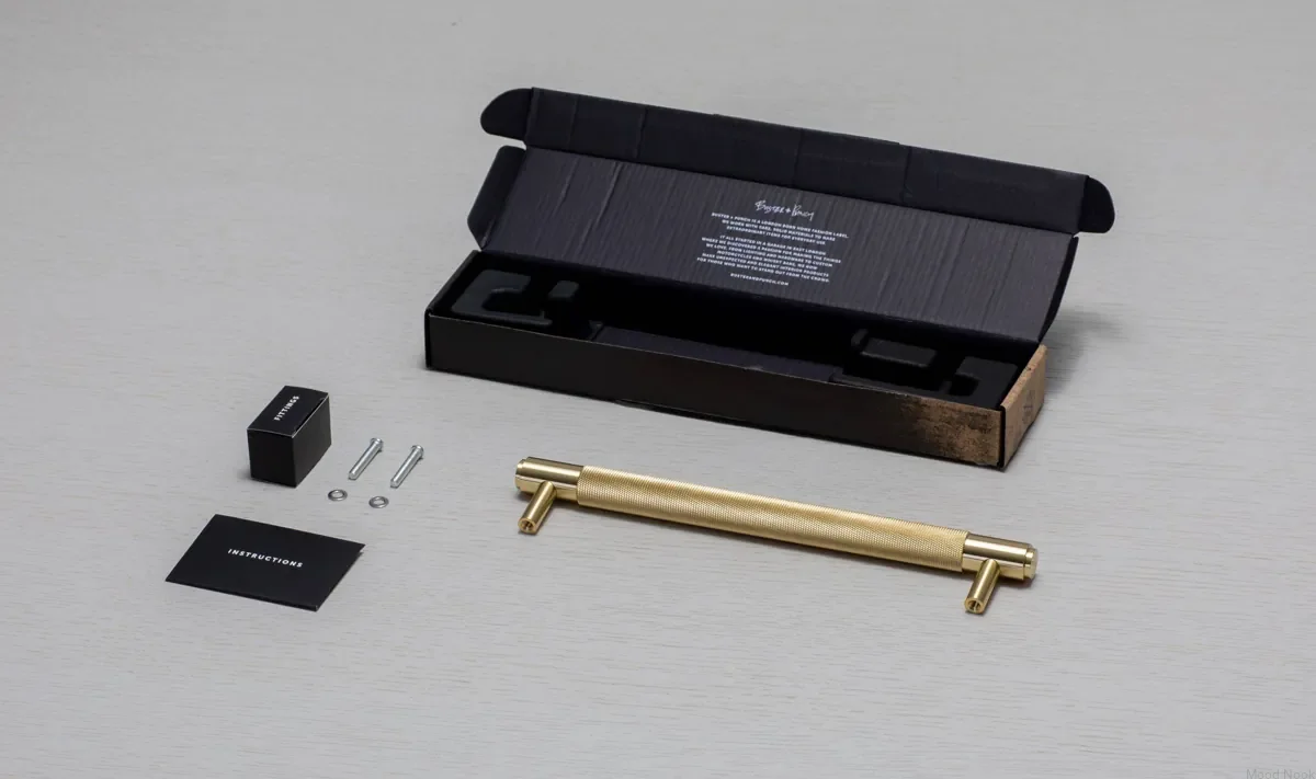 UPB-054575--Uchwyt-meblowy-podłużny-Pull-Bar-Cross-Medium-Mosiądz-Buster-and-Punch-Moodnook_7