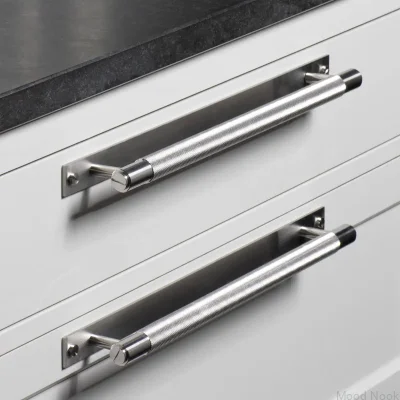 Långt möbelhandtag med platta Cross 125 Stål Silver