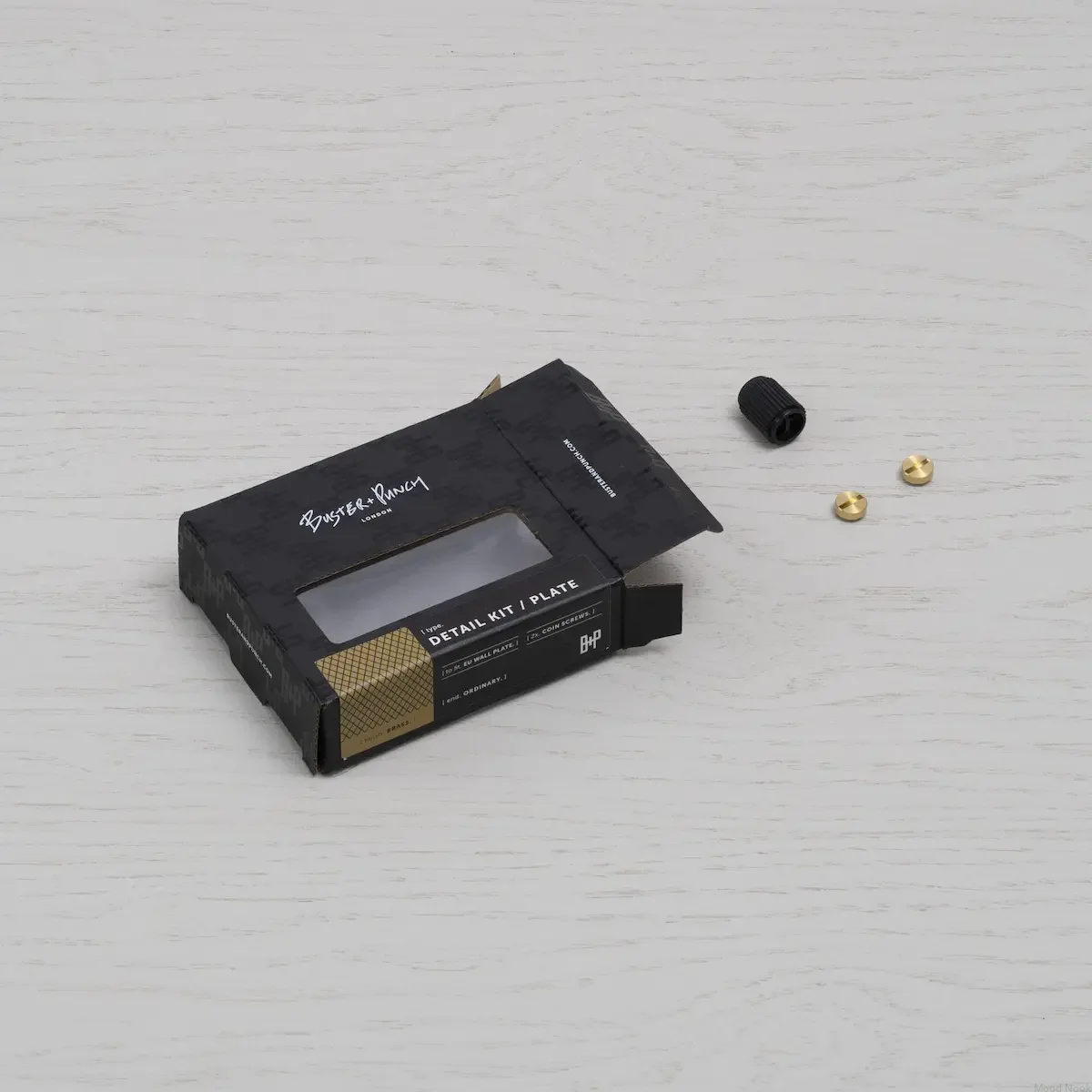 PDK-093746--Zestaw-dekoracyjny-do-ramki-Coin-Caps-Palony-Brąz-2-szt-Buster-+-Punch-Mood-Nook_2