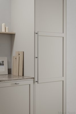 Uchwyt meblowy podłużny Villa Long 640 Aluminiowy Srebrny