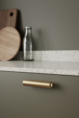 Uchwyt meblowy podłużny Lucente 64 Aluminiowy Złoty Mat