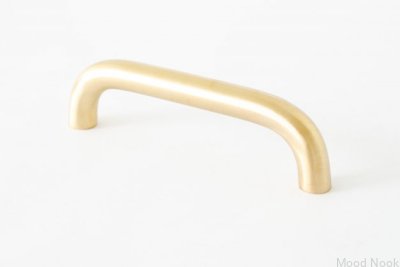 Grip 143 avlångt möbelhandtag, borstad mässing