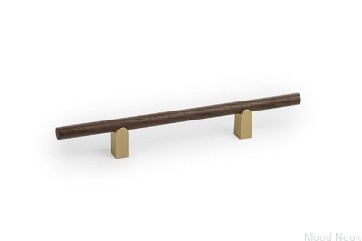 Kumo Wood 128 Holzmöbelgriff, Walnuss mit gebürstetem Gold