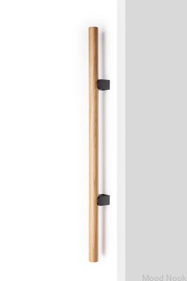 Kumo Wood Big One 1056 Länglicher Möbelgriff, Eichenholz mit schwarzem Titan-Aluminium